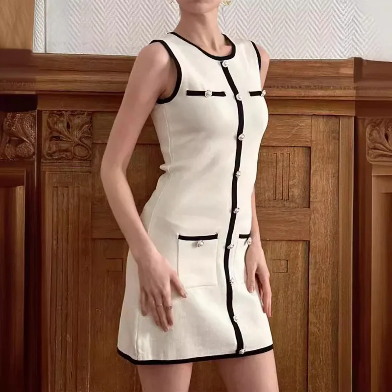 Mini Dress Timeless and Refined