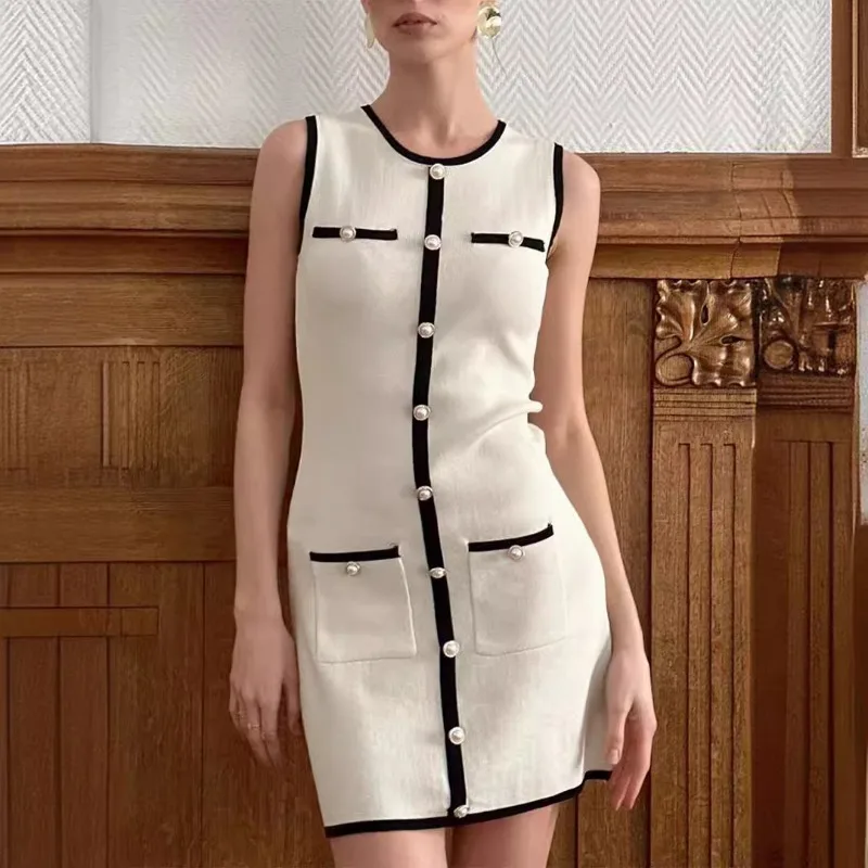 Mini Dress Timeless and Refined